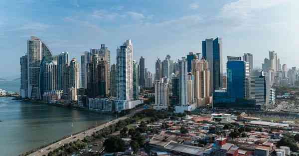 地球最广泛先进的人工智能机器人