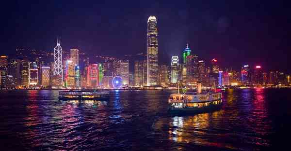 人工智能大会特斯拉机器人：未来智能交通的引领者