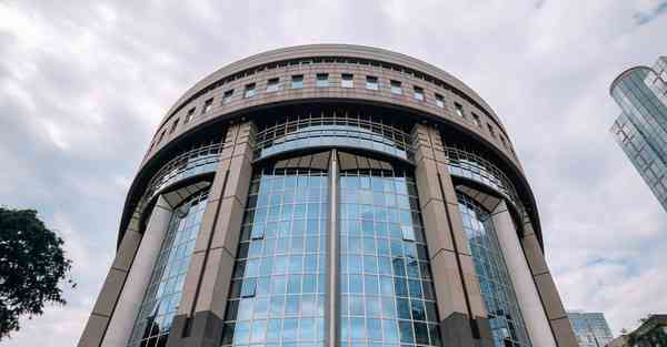 人工智能大会特斯拉机器人：未来智能交通的引领者