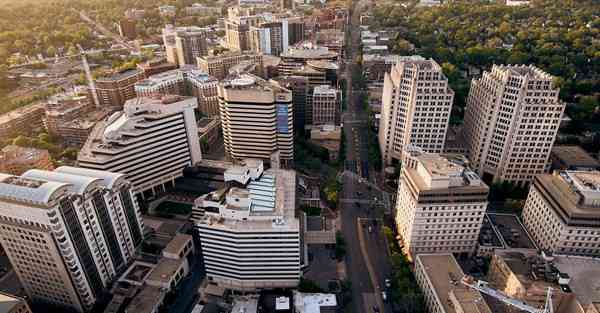 人工智能保洁机器人，人工智能机器人股票龙头一览表2023年